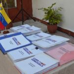 Reciben en Mayabeque firmas en respaldo a la República Bolivariana de Venezuela