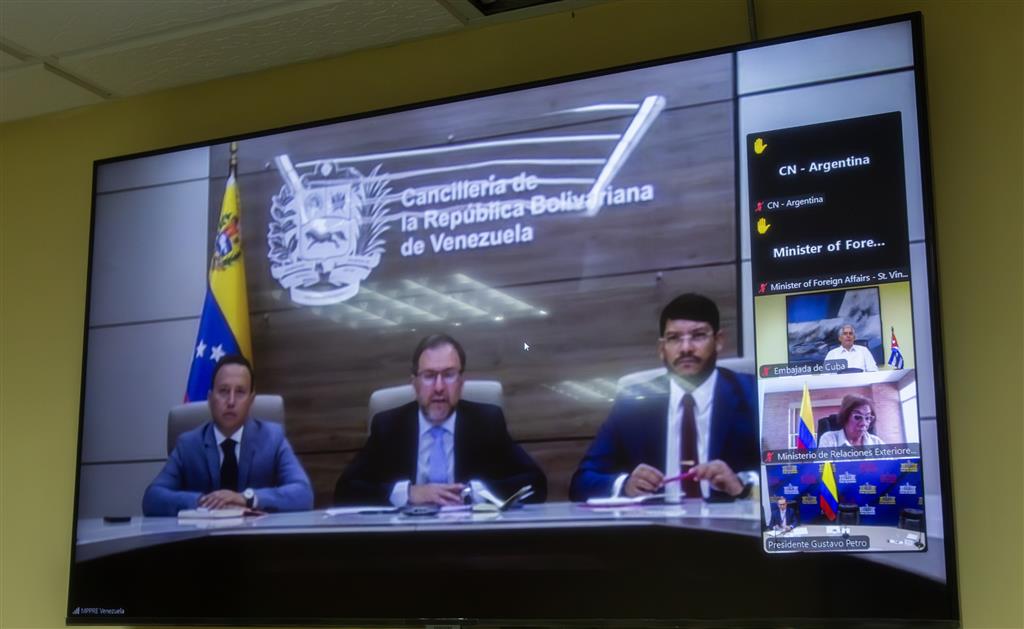 Canciller venezolano rechazó en reunión de Celac militarismo de EEUU