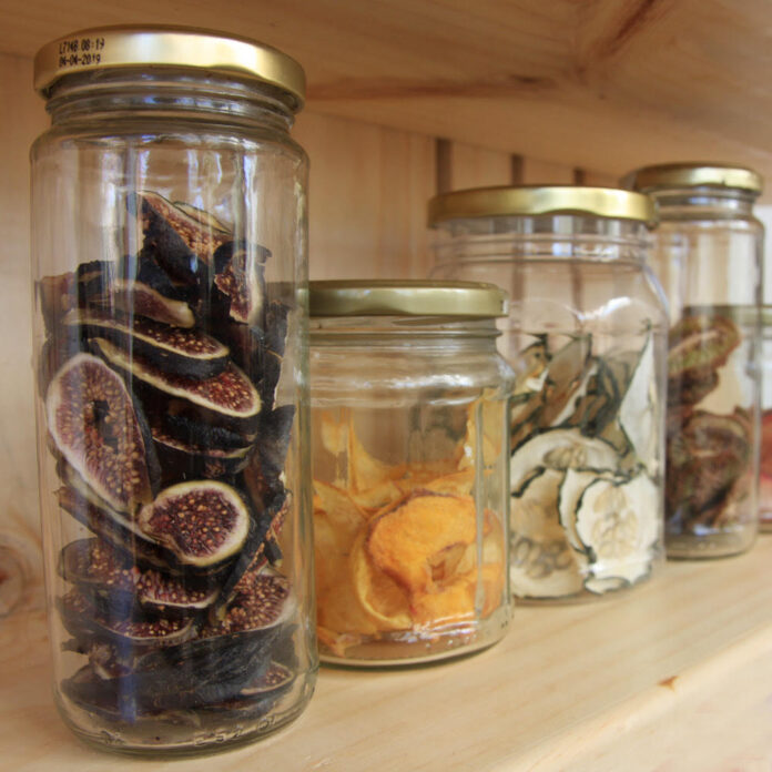 Analizan sistema para la deshidratación de alimentos científicos locales