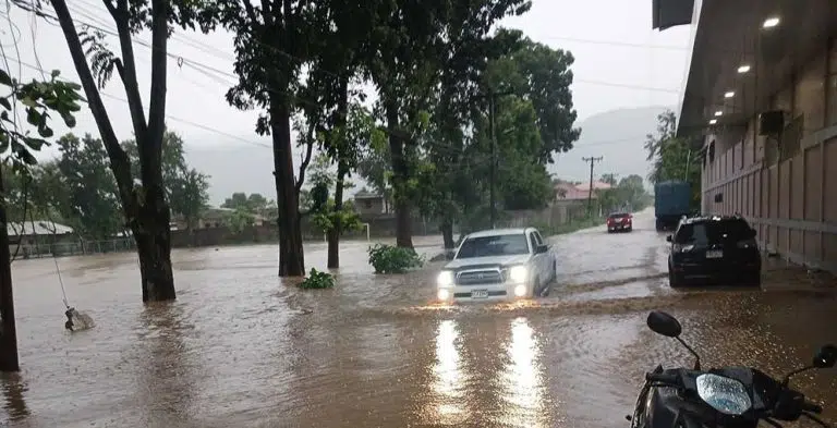 Honduras reporta 13 muertos y 26 mil afectados por lluvias.
