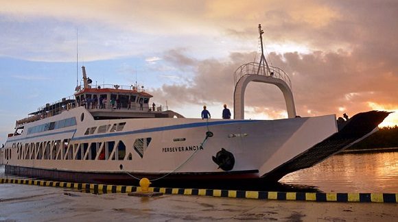 Ferry ?Perseverancia? recibe mantenimiento integral en astillero habanero