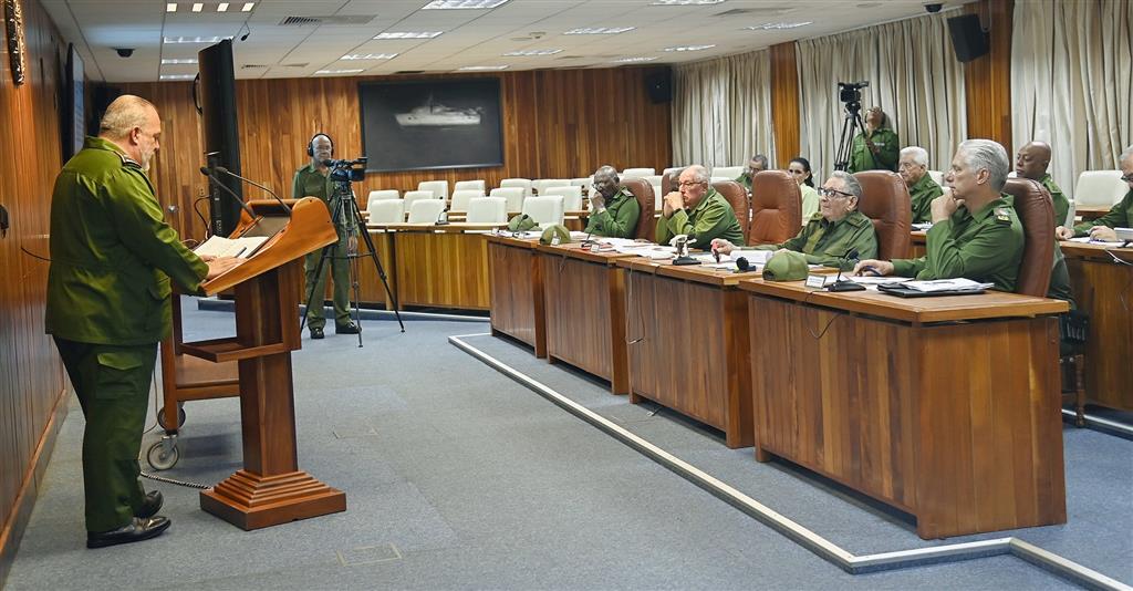 Presidió Raúl Castro Consejo de Defensa Nacional en Cuba