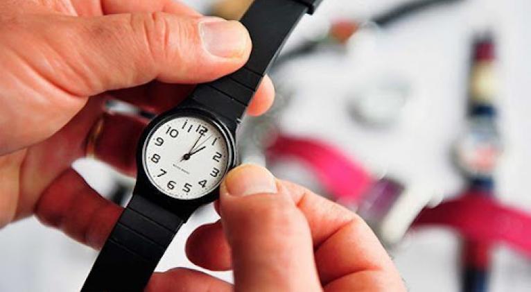 Desde este domingo restablecerá Cuba el horario normal.
