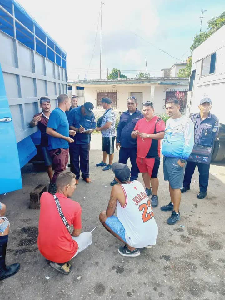 Transportistas privados de San José de las Lajas comprometidos con la vida