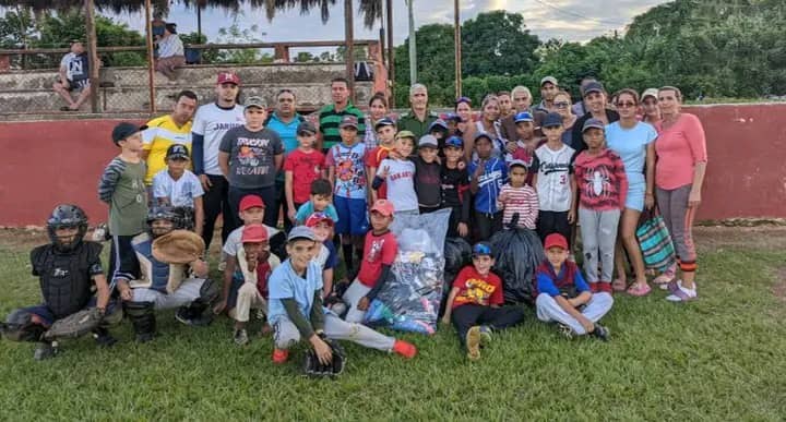 : Los leones de leonelito llevan solidaridad y esperanza al oriente del país. Foto: Radio Jaruco