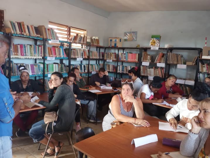 Imparte Citma en Jaruco taller para combatir el Caracol Gigante Africano