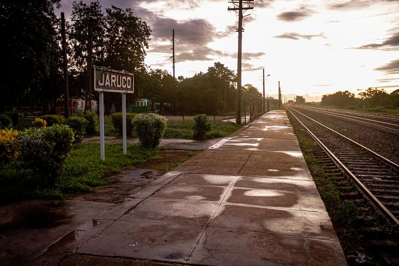 Rehabilitan ferroviarios tramos de línea de Jaruco. Foto: Radio Jaruco