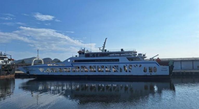 En fase final la reparación del catamarán Río Las Casas. Foto: CubaSí