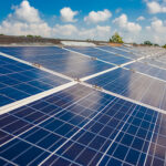 Instalación de paneles solares como fuente alternativa de generación eléctrica. Foto: Cubadebate