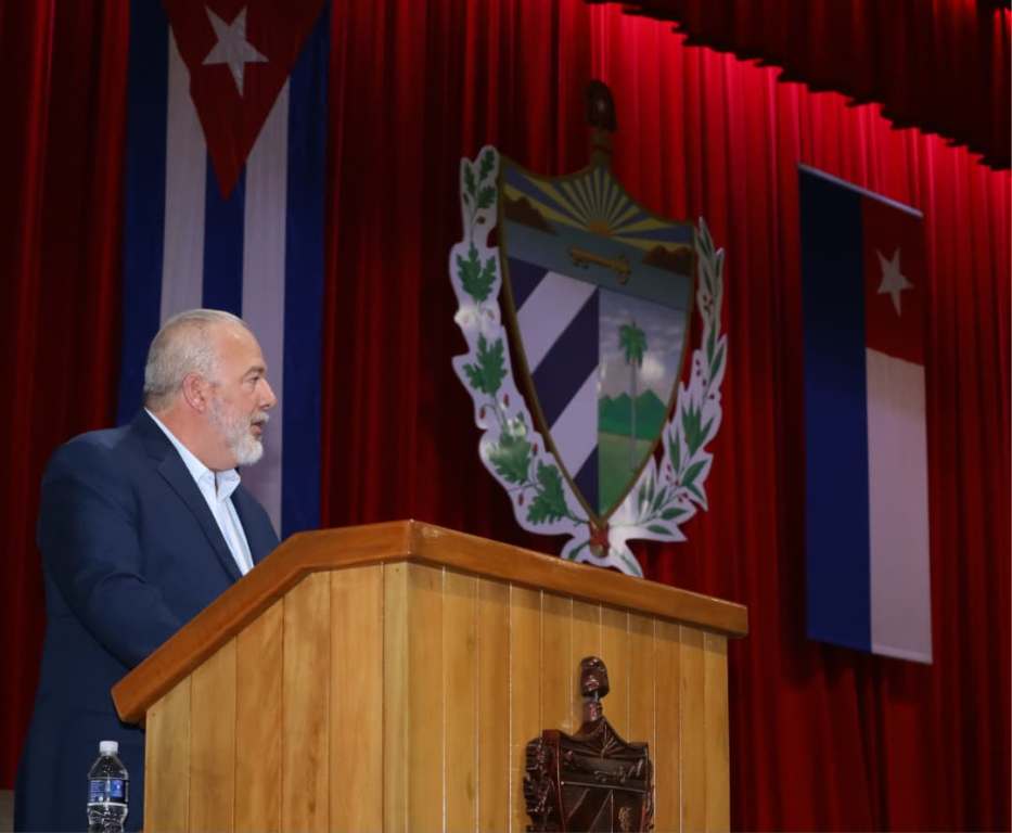 Cuba analiza implementaci&oacute;n de programa para reimpulsar la econom&iacute;a