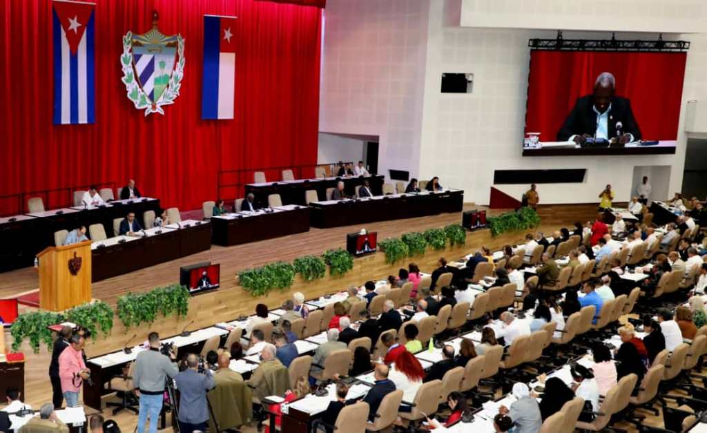 Sesiona parlamento de Cuba con an&aacute;lisis de temas medulares