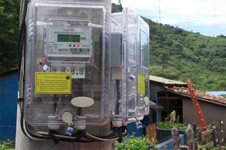 Nicaragua llevar&aacute; servicio el&eacute;ctrico a comunidades rurales.