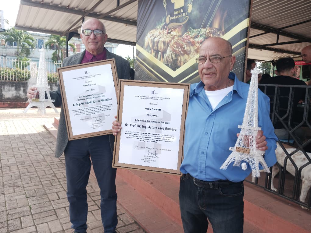 Entregó UNAICC Premios Vida y Obra