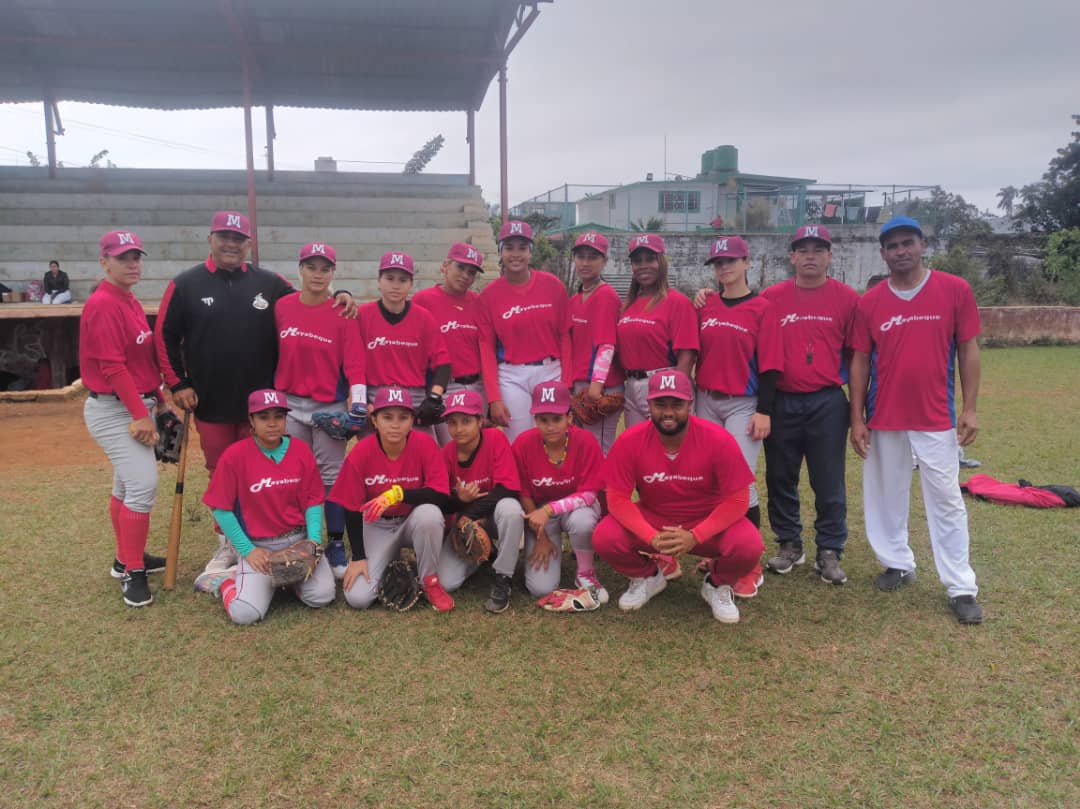 B&eacute;isbol femenino a la gran final