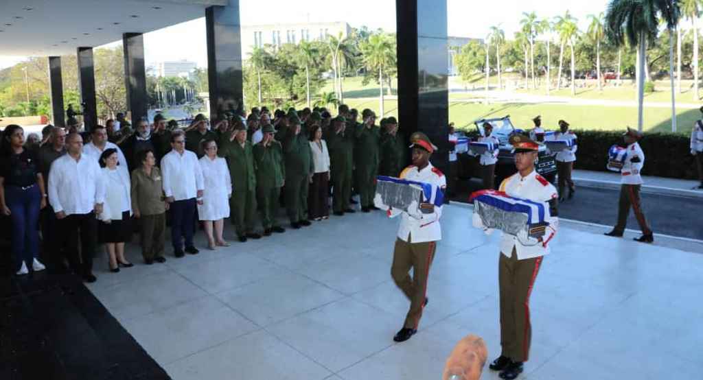 Homenaje nacional a combatientes cubanos v&iacute;ctimas de ataque de EEUU