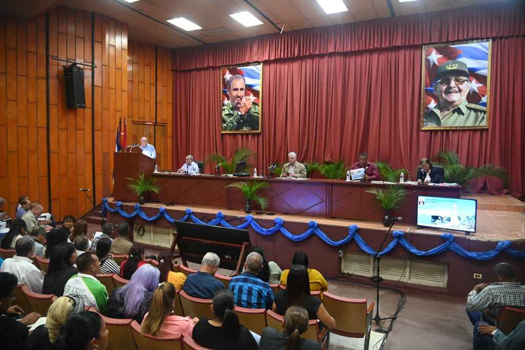 Destaca prensa cubana plenos partidistas en Guantánamo y Santiago