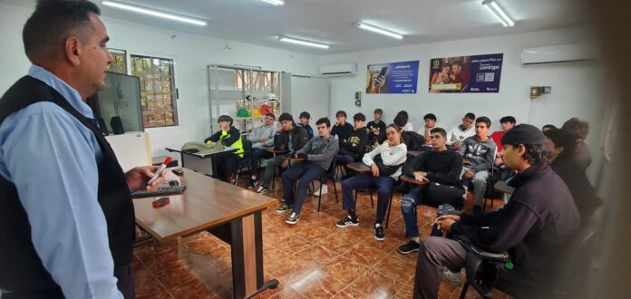 Contribuye la Etecsa en Mayabeque a la formación técnico- profesional de los estudiantes