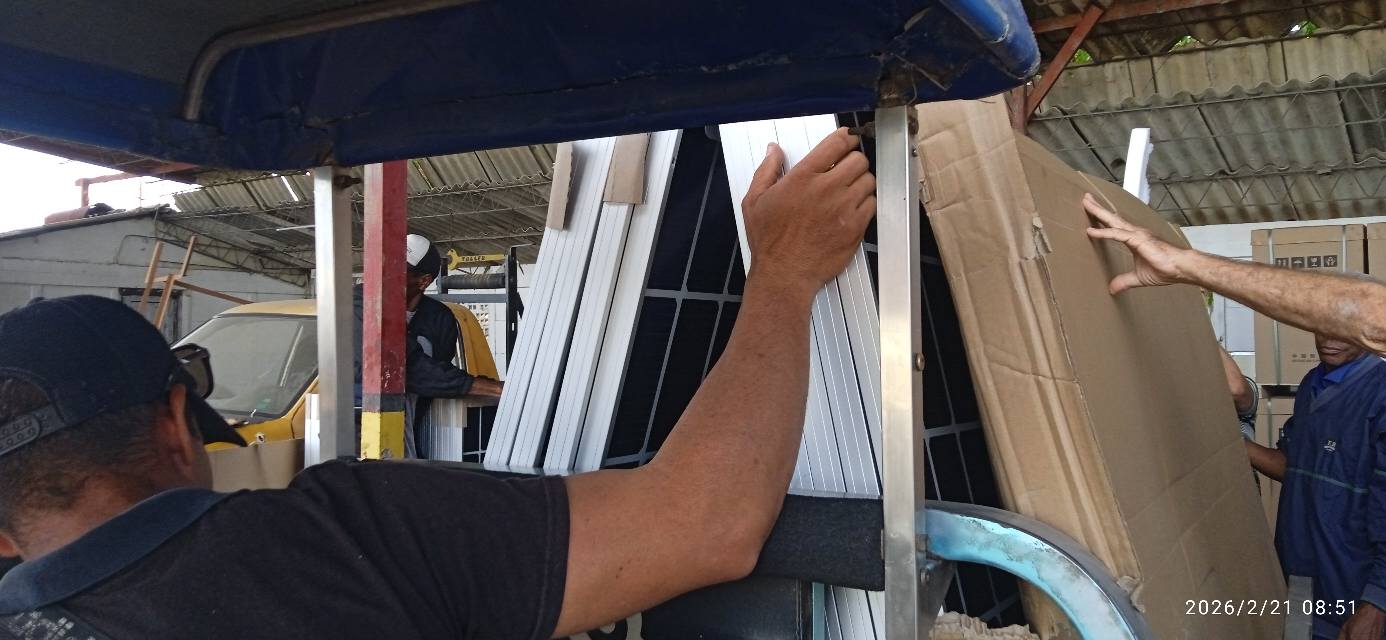 Realizan montaje de paneles solares fotovoltaicos en centros de salud de Mayabeque