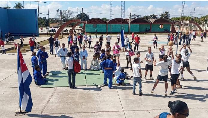 San José de las Lajas celebra el Aniversario 65 del INDER. Foto: Radio Camoa