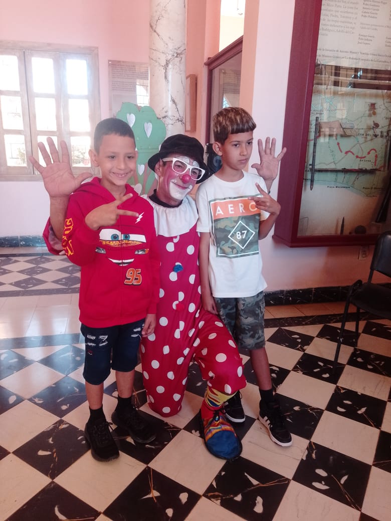 Celebran día del amor y la amistad con pacientes oncopediátricos en Melena del Sur