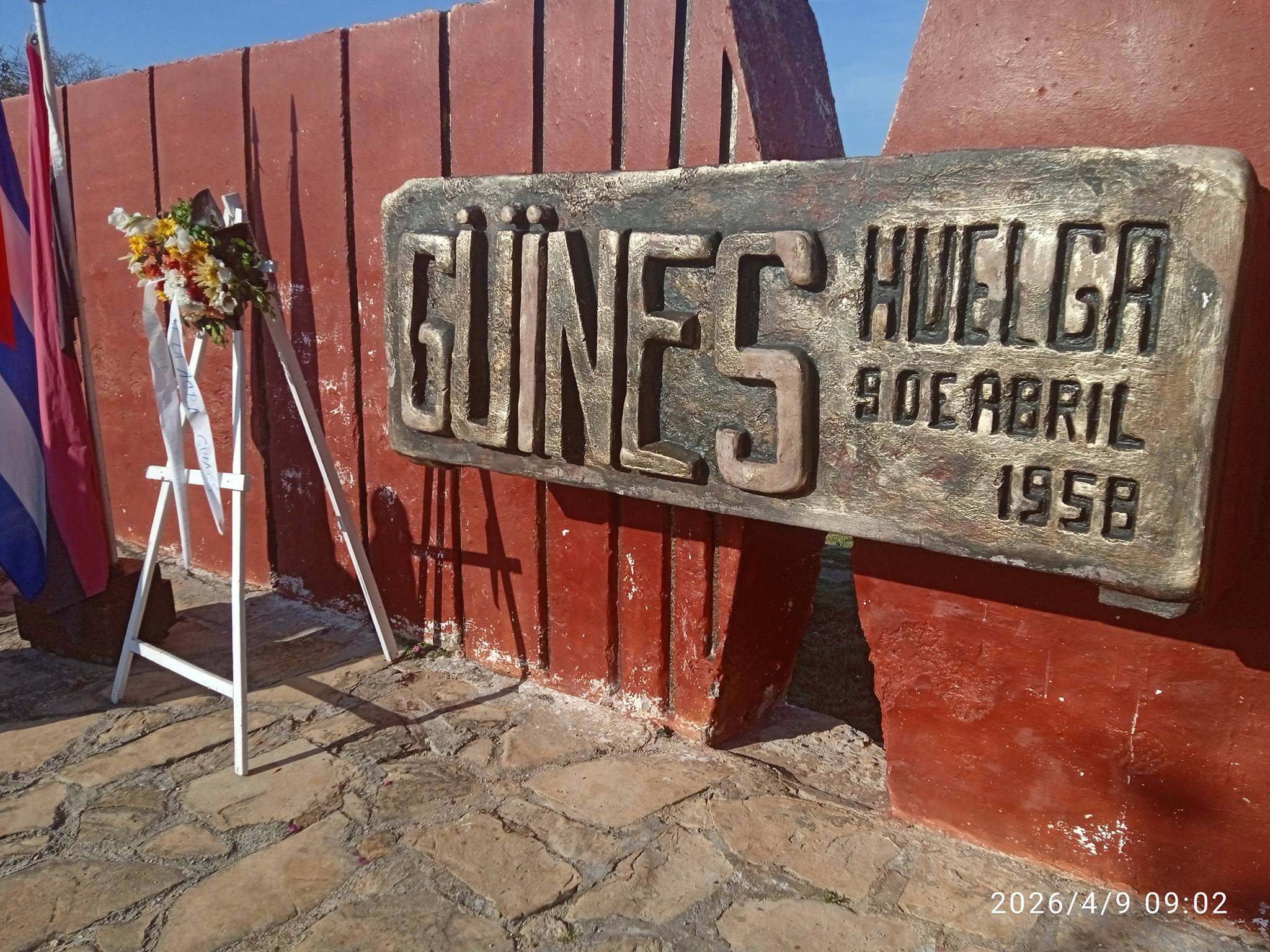 La Patria os contempla orgullosa