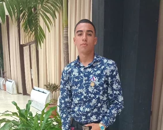 Liam Carlos, distinguido entre los mejores estudiantes de Cuba