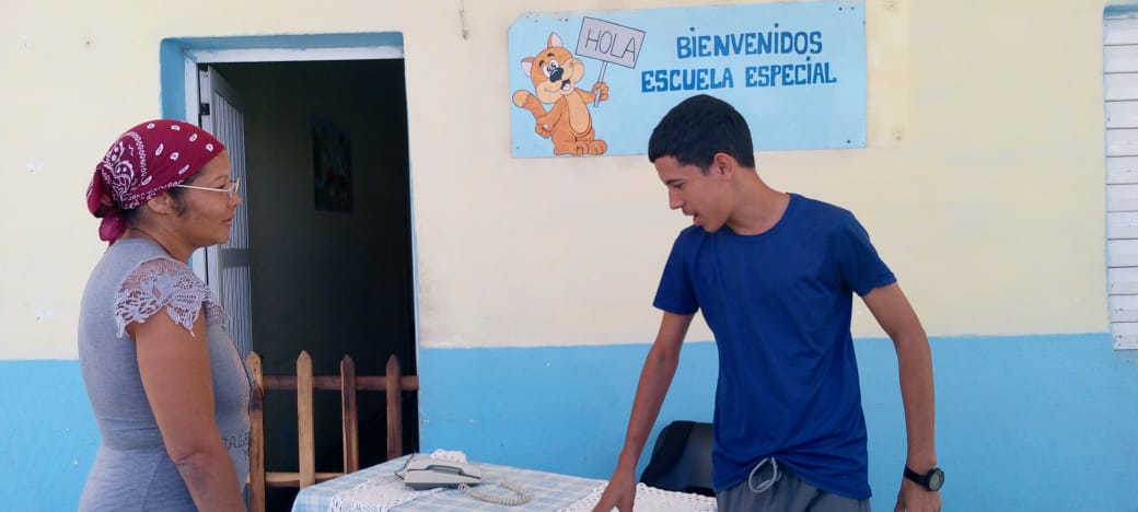 Kevin Daniel: El rostro de la inclusión que custodia su propia escuela