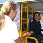 Yuliesky Leiva: Del escritorio al volante, un viaje de sonrisas y servicio