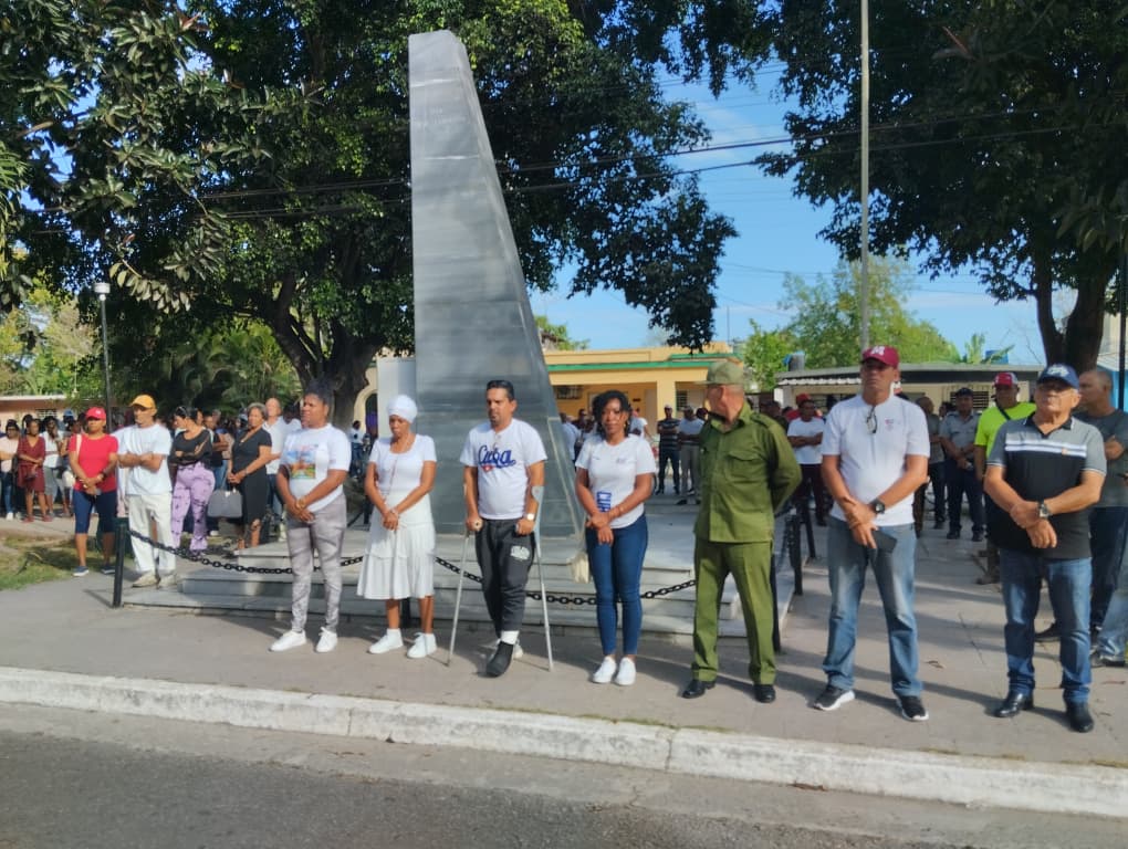 "El canto de la patria es nuestro canto". Fotos: Maikelm Simón