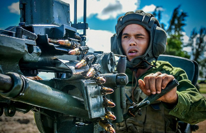 Celebra Ej&eacute;rcito Oriental aniversario 65 de fundado por Ra&uacute;l. Fotos: Agencia Cubana de Noticias