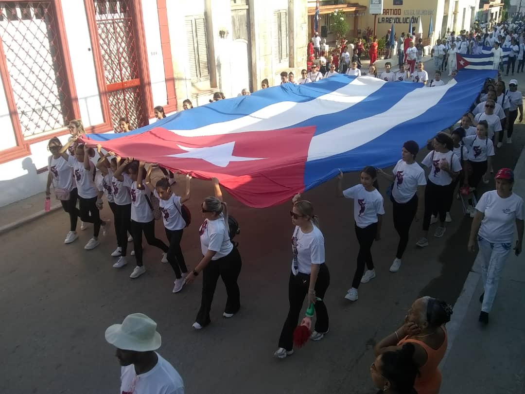 En alas de la Patria