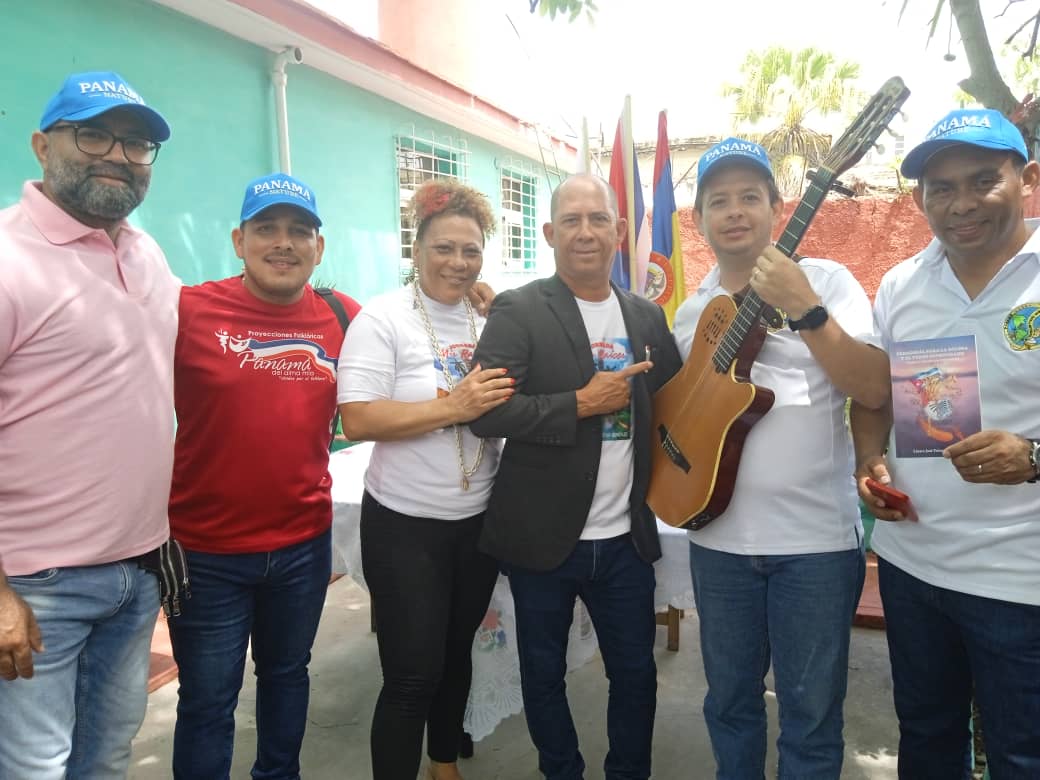 Mis Raíces honra y reverencia la tradición poética cubanaMis Raíces honra y reverencia la tradición poética cubanaMis Raíces honra y reverencia la tradición poética cubana