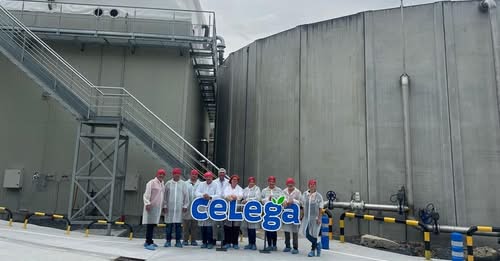 Visita de profesores de la Universidad Agraria a Empresa Láctea de España. Foto: Radio Camoa
