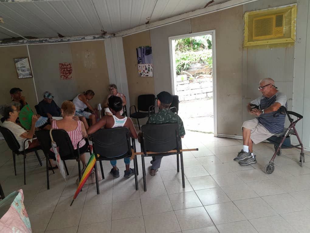 Realizan abuelos de San Antonio su encuentro semanal. Foto: Radio Jaruco