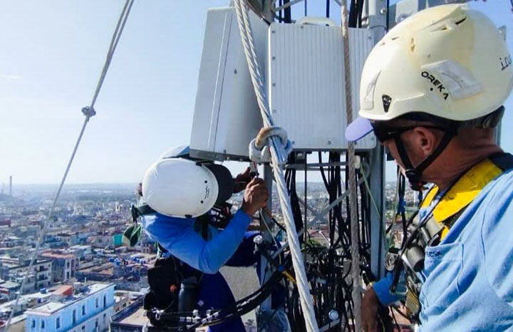 Reorganiza Etecsa inversiones ante crisis energética. Foto: Agencia Cubana de Noticias.