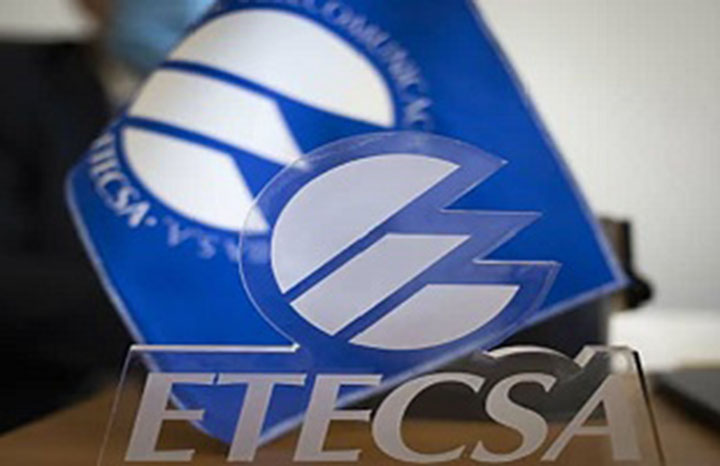Restablecido servicio de SMS y Transferm&oacute;vil. Foto:Agencia Cubana de Noticias