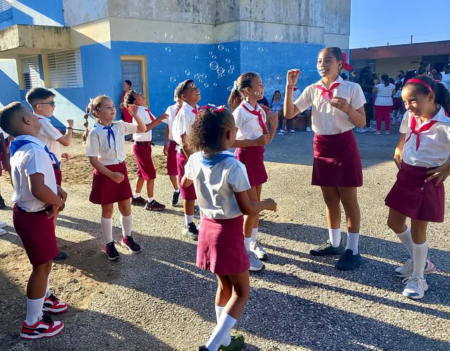 Qu&eacute; clase de gente somos los cubanos. Foto: Radio Jaruco