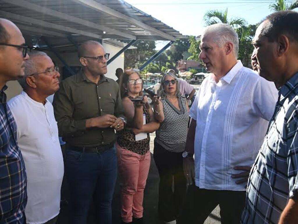 Presidente de Cuba recorre sitios de interés social. Foto: Prensa Latina