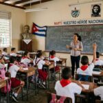 Suplen déficit de maestros en escuelas de San José de las Lajas