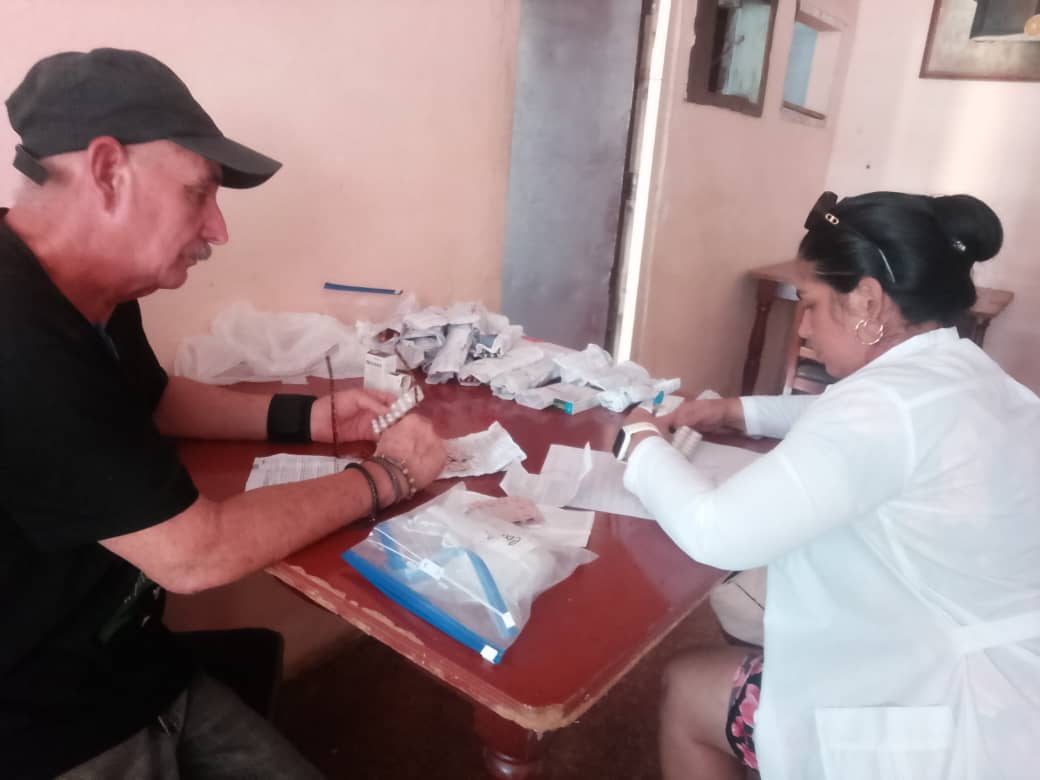 Donación de medicamentos desde Madrid a Melena del Sur. Foto: Naivys Martínez Mirabal.