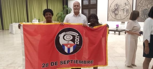 Reconoce Díaz-Canel a zona lajera. Foto: Radio Camoa