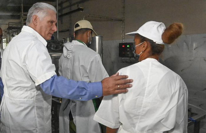 Recorrió Díaz-Canel Planta Potabilizadora Norte-Habana. Foto: ACN